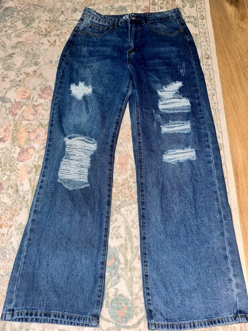 Women’s Boyfriend Distressed Jeans in Dark Blue